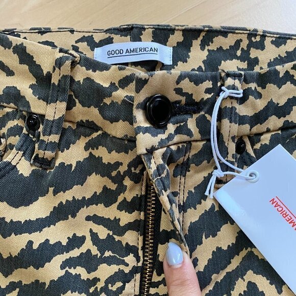 𝅺GOOD American BNWT "Good Waist Crop" Animal Jeans - Picture 6 of 13
